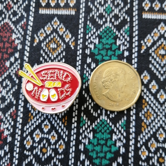 📍2/20$ Send Noods Enamel Pin NWOT - Picture 2 of 5